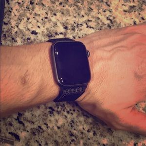 Apple Watch Nike+ Series 4 GPS, 44mm Space Gray